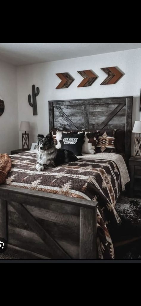 Western Room Decor Men, Punchy House Decor, Rustic Living Room Apartment, Cute Western Bedroom Ideas, Boys Western Bedroom, Animal Pen Ideas, Country Farmhouse Decor Bedroom, Country Teen Bedroom, Cowboy Living Room