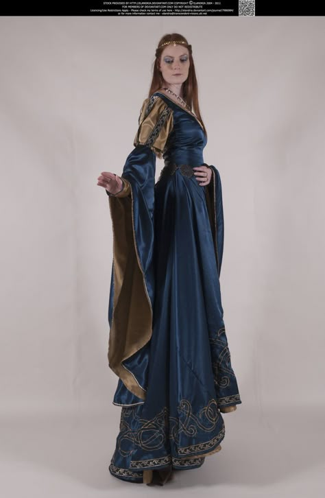 Medieval Dress Puffy Sleeves, Medieval Dress Sleeves, Medieval Dress Costume, Blue Medival Outfits, Historical Medieval Dress, Medieval Dress Embroidery, Medieval Formal Dress, Fancy Medieval Dresses, Medieval Style Dress