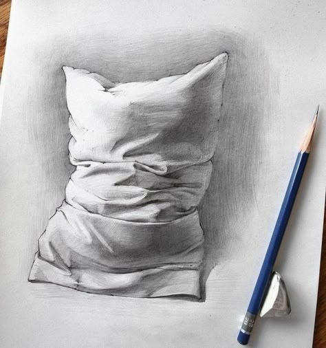 Drapery Drawing, Realistic Pencil Drawings, Arte Peculiar, Pencil Shading, Object Drawing, Perspective Art, Still Life Drawing, Arte Sketchbook, Art Drawings Sketches Creative