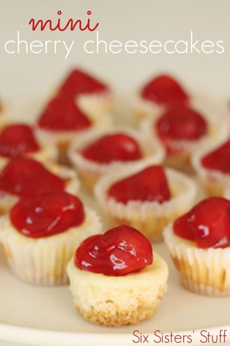 Mini Cherry Cheesecakes Recipe | Six Sisters' Stuff These Mini Cherry Cheesecakes are so simple and delicious. They are just the perfect size, to pop into your mouth and enjoy a sweet and delicious treat. #cheesecake #cherry Cheesecake Cherry, Cherry Recipe, Mini Cherry Cheesecakes, Cherry Cheesecake Recipe, Resepi Biskut, Dessert Mini, Bite Size Food, Cheesecake Mini, Six Sisters