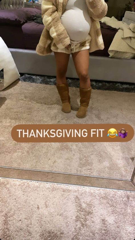 2 Months Pregnant Belly, 7 Months Pregnant Belly, Pregnant Black Women, Twin Pregnancy Belly, 2 Months Pregnant, Thanksgiving Fit, Big Pregnant, 32 Weeks Pregnant, Pregnancy Belly Photos