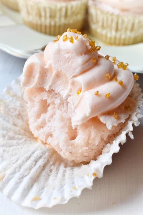 Pink Champagne Cupcakes, 4 Cupcakes, Fluffy Frosting, Champagne Cupcakes, Easter 2024, Gold Colors, Pink Champagne, Cakepops, Cup Cakes