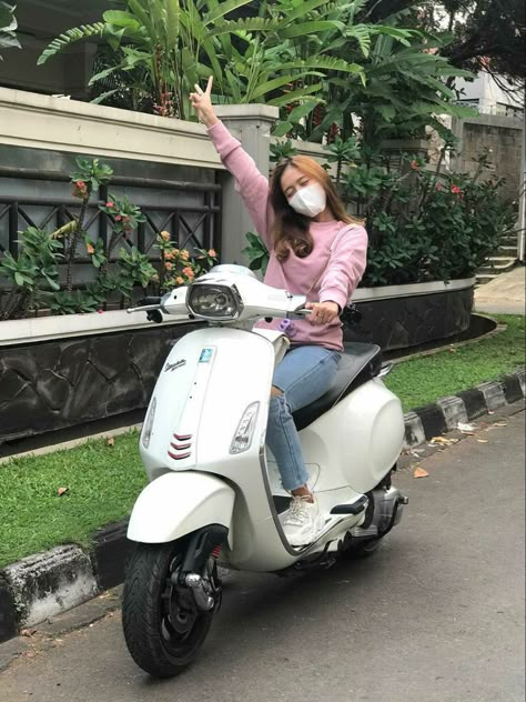 Driving Scooty Aesthetic, Scooty Girl Aesthetic, Scooty Driving Girl, Driving Bike Aesthetic, Learning Scooty Aesthetic, Learn Driving Scooty Vision Board, Girl Driving Scooty Aesthetic, New Scooty Vision Board, Girl Driving Scooter