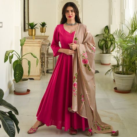 Red Frock Suit, Pink Anarkali Dress, Silk Abaya, Pink Anarkali Suits, Indian Anarkali Dresses, Latest Kurti Design, Silk Anarkali Suits, Pink Anarkali, Salwar Suit Designs