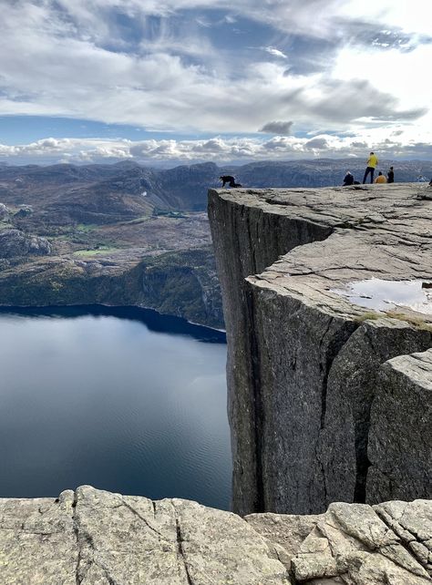 Cliff Reference, Cliff Pictures, Mountain Cliff Drawing, Cliff Photography, Looking Over A Cliff, Rock Reference, Cliff Landscape, Cliff Scenery, Cliff In Forest