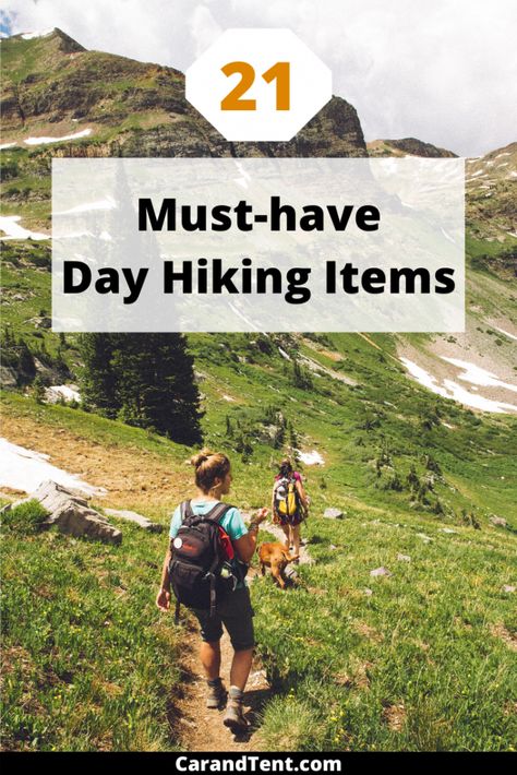 21 items you should be bringing on your day hikes.  #hiking #backpacking #outdoors Hiking Must Haves, Beginner Hiking, Aesthetic Hiking, Hiking Workout, Day Hiking, Hiking Photography, Hiking Pictures, Summer Hiking Outfit, Hiking Essentials