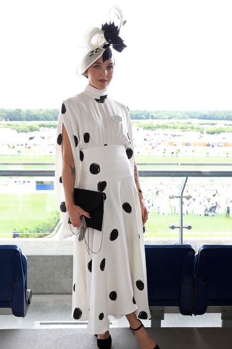 Victoria Pendleton wore a dotty black-and-white look. (Bazaar, 24 JUN 2019) Victoria Pendleton, Ascot Outfits, Lady Kitty Spencer, Elie Saab Dresses, Ghost Dresses, Lady Kitty, Kitty Spencer, Gabbana Dress, Turquoise Dress