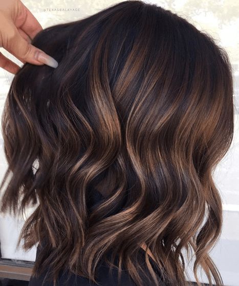 10 Fall/Winter Hair Colour Ideas For Brunettes - Blush & Pearls #hair #hair #color Hair Colour Ideas For Brunettes, Hair Colour Ideas, Rambut Brunette, Cinnamon Hair, Brunette Ombre, Fall Winter Hair Color, Dark Brunette Hair, Brunette Balayage, Beach Wave Hair