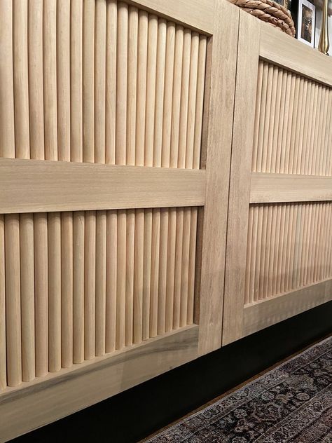 DIY FLUTED CREDENZA Fluted Credenza, Diy Credenza, Fluted Cabinet, Diy Sideboard, Diy Cabinet Doors, Ikea Besta, Furniture Flip, Diy Dresser, Diy Furniture Renovation