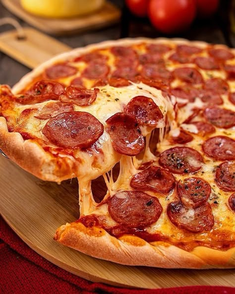 Creative Pizza, 귀여운 음식 그림, Pizza Crust Recipe, Pizza Recipes Homemade, Delicious Pizza, Sauce Tomate, Pizza Night, Pizza Pizza, Recipes Homemade