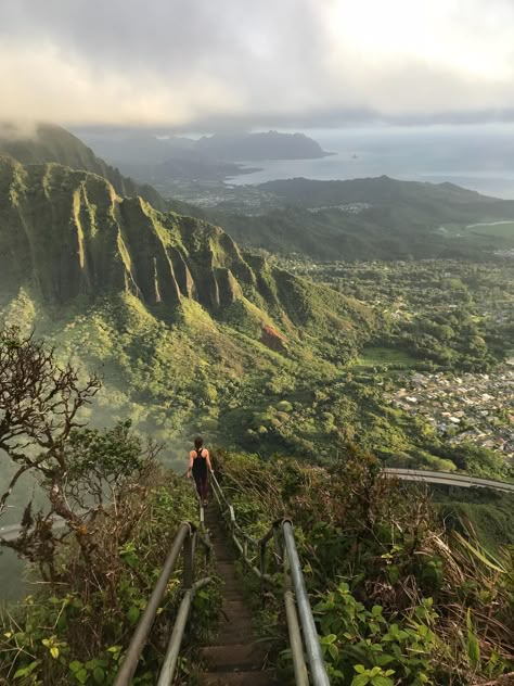 Stairway To Heaven Hawaii, Hawaii Hiking, Hawaii Hikes, Sky Weather, Night Anime, Mountains Photography, Hawaii Trip, Hawaii Life, Fate Stay Night Anime