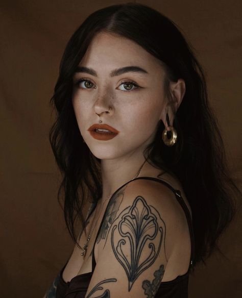 Cute Medusa Piercing, Medusa Piercing With Septum, Medusa And Septum Piercing, Septum And Medusa Piercing, Medusa Piercing Aesthetic, Septum Jewelry Aesthetic, Septum Medusa Piercing, Septum Piercing Aesthetic, Piercing Placement