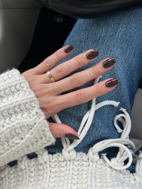 Short Round Dark Nails, Espresso Nails Almond, Dark Brown Nail Color, Dark Chocolate Nails Design, Short Almond Nails Dark Colors, Dark Color Pedicure, Short Almond Brown Nails, Walnut Brown Nails, Espresso Nail Color