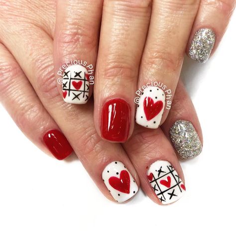 Image may contain: one or more people and closeup Heart Nail Designs, Valentine Nail Art, Nail Art Gel, Heart Nail, Nagel Tips, Nails Easy, Nail Designs Valentines, Fake Nails With Glue, Winter Nail Art