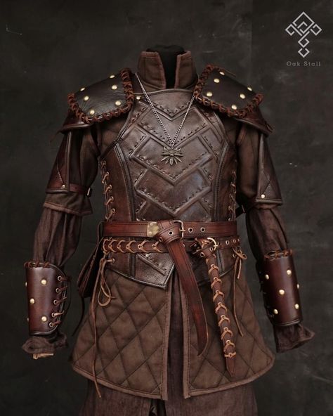 Medieval Leather Armor Men, Medieval Armour Reference, Fantasy Armor Leather, Leather Armour Male Concept Art, D&d Leather Armor, Larp Leather Armor, Leather Armour Dnd, Leather Chestplate, Leather Gambeson