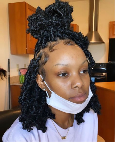 Kin Kin Braid Hair Styles, Hair Ideas Drawing, Home Hairstyles, Spring Twist Hair, Faux Loc, Braids And Twists, Soft Locs, Knotless Box Braids, Fall Fashion Coats