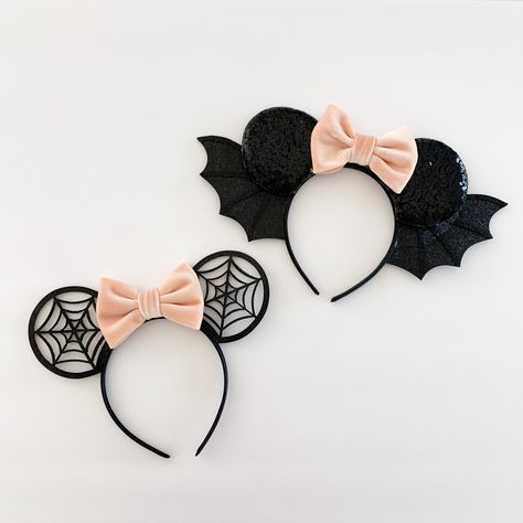 Goth Mickey Ears, Halloween Mouse Ears, Halloween Minnie Ears, Disneyland In October, Halloween Disney Ears, Halloween Mickey Ears, Sewing Art Projects, Disney Fashion Outfits, Halloween Mouse