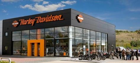 Harley Davidson Dealership Hosts Nation of Islam Rally - Customers Threaten to Boycott the Dealership! Motorcycle Dealership, Nation Of Islam, Harley Davidson Store, Showroom Inspiration, Motorcycle Store, Ben Carson, Slot Online, Harley Davidson