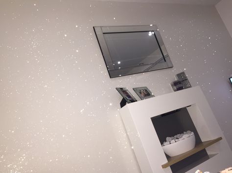 My white glitter wallpaper ❤️❤️ White Glitter Paint For Walls, Glitter Accent Wall, White Glitter Wallpaper, Sparkly Walls, Glitter Floor, Glitter Bedroom, Glitter Paint For Walls, Glitter Room, Glitter Wall