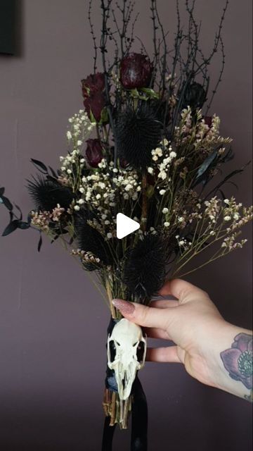 The Vulture's Cousin on Instagram: "Gothic wedding bouquet examples ready for this Sunday's goth wedding event with @emerge.events27 🖤  #weddingdecor #gothicwedding #gothic #alternativewedding #skull #bonebouquets #taxidermy #taxidermyart #boneart #bones #vultureculture #odditiesandcuriosities #macabreart #darkartists #darkcraft #darkart #gothicart #curiocabinet #curiosities" Punk Wedding Bouquet, Skull Wedding Bouquet, Bone Wedding Decor, Oddity Wedding, Alt Wedding Bouquet, Gothic Cowboy Wedding, Goth Bouquet Wedding, Goth Wedding Flowers, Burning Bouquet