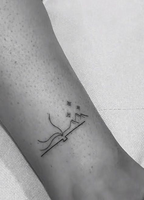 Book And Stars Tattoo, Velaris Stars Tattoo, Acotar Star Tattoo, Acotar Small Tattoo, Dainty Bookish Tattoos, Fine Line Acotar Tattoo, Book Mountain Tattoo, Acotar Tattoos Minimalist, Small Acotar Tattoo