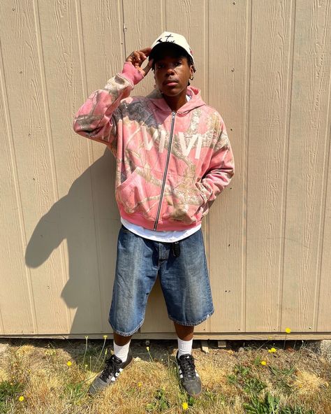 VIVI PINK HUNTER ZIP-UP 🏩 DROPPING IN 2 WEEKS Pink Boy Outfit, Boy Jacket, Pink Boy, Y2k Pink, Boys Jacket, Zip Up, Street Fashion, Boy Outfits, Zip Ups