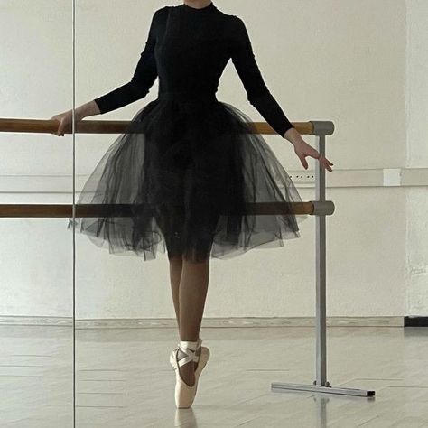 Duchess Swan Aesthetic, Ballerina Character, Dark Balletcore, Lia Volkov, Fkn Gossip, Duchess Swan, Deception Trilogy, Sophie Lark, Ballet Training