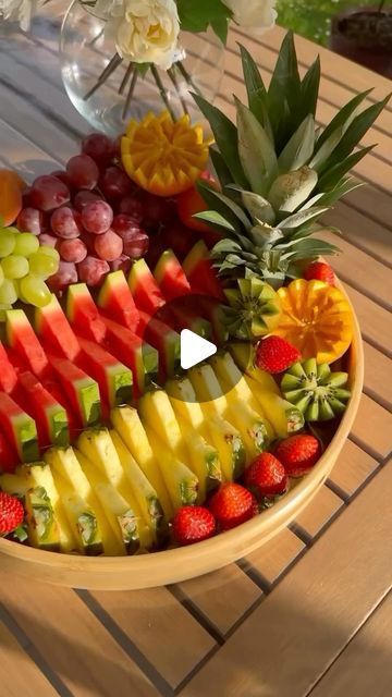 @healthymealtoday on Instagram: "Summer Fruits Platter! 🍉🍇🍓🍍 (via: @aizaparis_)  #foodart #art #Instagram #instagood #reels #explore #viral #video #foryou #funny #explorepage #recipe" Fruits Platter, Deco Fruit, Platter Ideas, Fruit Platter Designs, Decorações Com Comidas, Fruit Displays, Fruit Display, Fruit Arrangements, Party Food Platters