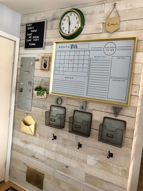 Command Center #organization #familycenter Family Command Center Wall, Command Center Ideas, Home Command Center, Command Centers, Family Command Center, Farmhouse Side Table, Cute Dorm Rooms, Organize My Life, Pallet Wall