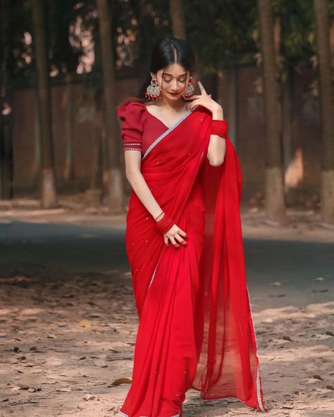 Saree
Red saree
Bangladeshi dress
Bangladeshi girl
Red dress
Asian traditional dress Saree Looks Aesthetic, Saree Dpz Girl, Bangladeshi Girls Dp, Girl Saree Dp, Sari Pic, Simple Saree Designs, Saree Photos, Bollywood Hairstyles, Pose For Photoshoot