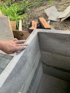 Quartzite Kitchen Island, Large Concrete Planters, Wooden Trestle Table, Diy Wooden Planters, Grey Kitchen Island, Carving Techniques, Wood Island, Purple Kitchen, Wooden Planter Boxes