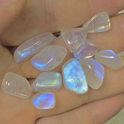 Crystals Moonstone, Moon Crystal, Moon Crystals, Moon Stone Aesthetic, Moonstone Crystal Aesthetic, Moonstone Aesthetic, Blue Crystal Aesthetic, Moon Crystals Stones, Gemstones Aesthetic