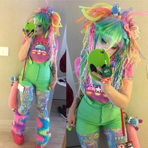 Vaporwave Fashion, Uchuu Kei, Harajuku Decora, Pastel Goth Fashion, Rave Fashion, Pastel Fashion, Japanese Street Fashion, J Fashion, Rave Outfits