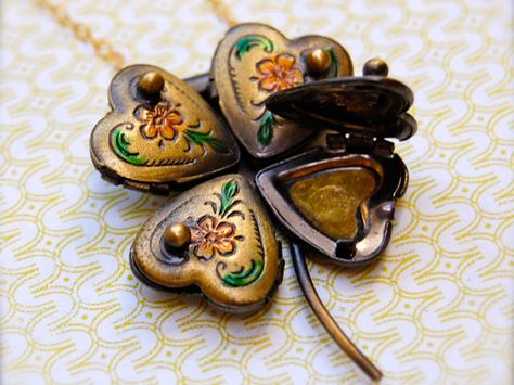 Of a Kind - The 3 Pieces of Vintage Jewelry Leeann Molinari Can’t Stop Thinking About Clover Locket, Vintage Shamrock, Vintage Clover, Diamond Cross Necklace Gold, Locket Necklace Vintage, Clover Jewelry, Vintage Lockets, Irish Jewelry, Diamond Cross Pendants