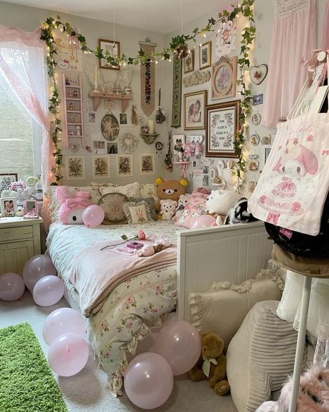 Pastel Pink Aesthetic Room Ideas, Bohemian Room Ideas Aesthetic, Wall Decor Kawaii, Cottagecore Pink Room, Korean Maximalist Room, Rose Garden Bedroom, Pink Earthy Bedroom, Cute Y2k Room, Coquette Aestethic Room