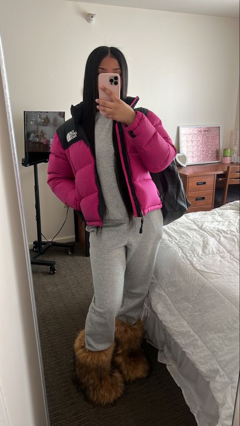 Fall Black Women Aesthetic, Pink And Black North Face Puffer, Winter Clothing Black Women, Ptso Winter Outfits, Cute Shawl Outfits, Winter Outfits Cute Cold Weather, Outfit Inspo Fall Winter, Fly Girl Fall Outfits, Outfit Ideas Puffer Jacket