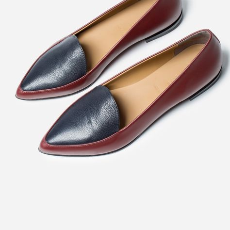 Make your point. Smooth Italian leather, a slim tapered toe, and just a touch of texture make this one of the most elegant flats in your weekly rotation. Feminine and functional. India Women, Classy Shoes, Pointed Flats, Loafers Online, Womens Shoes High Heels, Navy Leather, Womens Sandals Flat, Ballet Flat, Shoe Lover