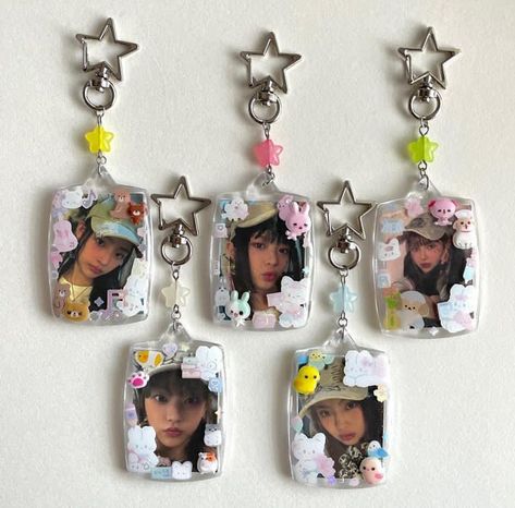 Kpop Photocard Keychain, Kpop Photo Keychain, K-pop Concert Freebies, Kpop Resin Keychain, New Jeans Keychain, Kpop Shop Ideas, Toploader Keychain, Kpop Keychain Ideas, Newjeans Keychain