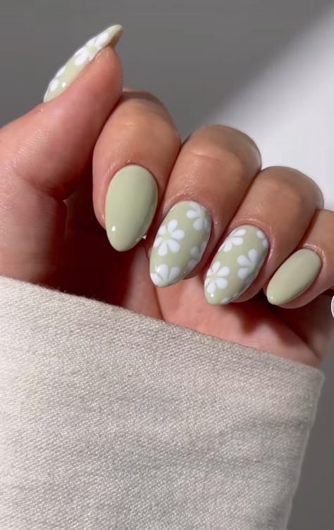 Sage Green Summer Nails, Gel Green Nails, Green Summer Nails, Simple Nail Design, Cowboy Nails, Pedicure Nail Designs, Nail Goals, Basic Girl, Summery Nails