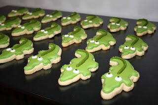 Crocodile cookies Crocodile Cookies, Alligator Birthday Parties, Crocodile Party, Tiana Party, Star Sugar Cookies, Kids Birthday Cake Ideas, Alligator Birthday, Lion Sleeps Tonight, Sea Party Ideas