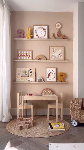 Nursery Picture Ledge, Playroom Display Shelves, Shelves In Kids Room, Kids Room Shelving Ideas, Aesthetic Toy Storage, Bedroom And Playroom Combo, Shelf Kids Room, Luxury Baby Room, Books Kids Room