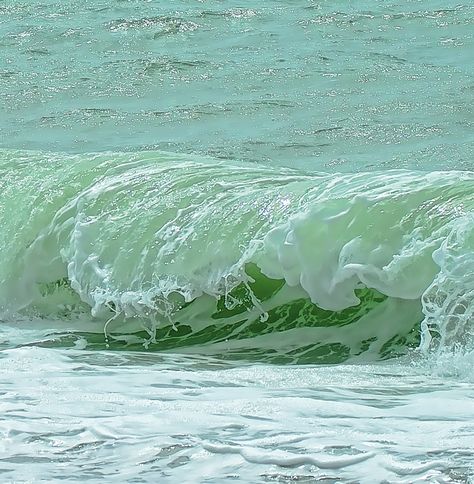 Beach Aesthetic Pictures, Mint Aesthetic, Mint Green Aesthetic, Water Aesthetic, Green Theme, Aesthetic Colors, Green Wallpaper, Pastel Green, Nature Aesthetic