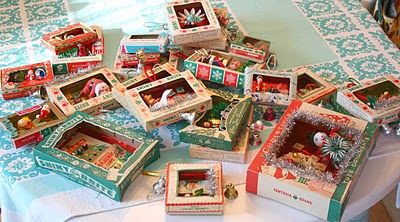 Store Holiday Decorations, Box Diorama, Christmas Diorama, Christmas Shadow Boxes, Ornament Box, Christmas Crafting, Repurposed Items, Christmas Past, Christmas Vintage