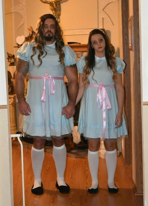 Funny couples Halloween costume. Grady twins. The Shining. Grady Twins Costume, Shining Twins Costume, Grady Twins, The Shining Twins, Twin Costumes, Unique Couple Halloween Costumes, Twin Halloween, Funny Couple Halloween Costumes, Diy Couples Costumes