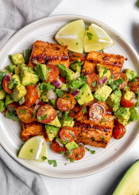 Salmon With Avocado, Gimme Delicious, Salmon With Avocado Salsa, Hummus Wrap, Jar Salad, Satisfying Meals, Fish Fillets, Salmon Avocado, Quinoa Bowl