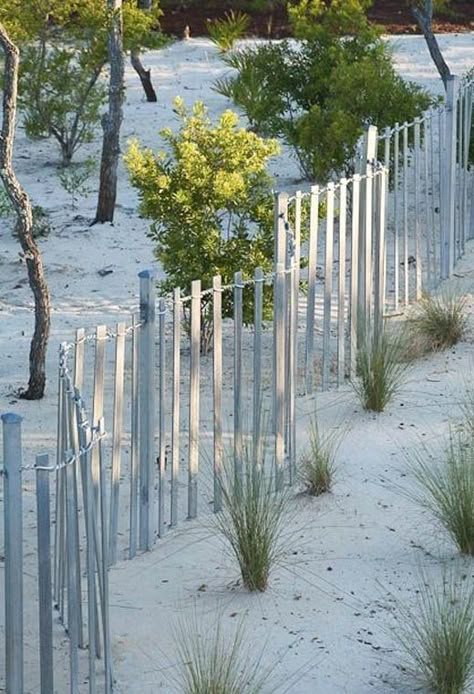 Coastal Nautical Fence Ideas | Rope, Deck, Borders, Fence Caps, Unique Fencing & More - Coastal Decor Ideas Interior Design DIY Shopping Beach Fence Ideas, Beach House Backyard Ideas, Beach Fencing, Beach House Landscaping Ideas, Beach House Fence, Beachy Landscaping, Beach Garden Design, Beachy Backyard, Beach Landscape Design