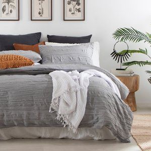 Grey Bedding Decor, Grey Comforter Bedroom, Light Grey Bedding, Gray Bedspread, Diy Room Decor Ideas, Grey Comforter, Grey Duvet, Gray Duvet Cover, Grey Quilt