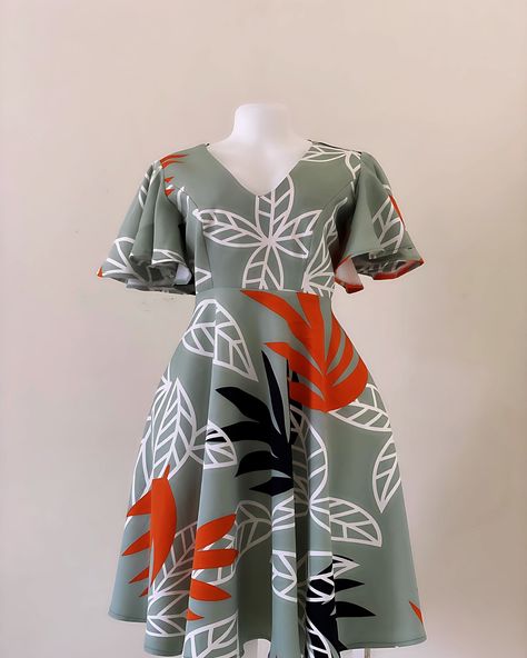 A simple circle dress 👗 Round sleeves. #madeinuganda Dress For Church Classy, Round Dress Design, Dresses For Church Classy, Pacific Island Dress Patterns, Simple Christmas Dress, Kitenge Dress Designs Unique, Kitenge Dress Designs, Gown For Ladies, Material Styles