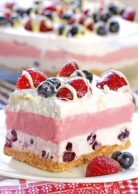 No Bake Summer Berry Delight - Cakescottage Berry Delight, Berry Dessert Recipes, No Bake Summer Desserts, Coconut Dessert, July Desserts, Berry Dessert, Brownie Desserts, 4th Of July Desserts, July Recipes