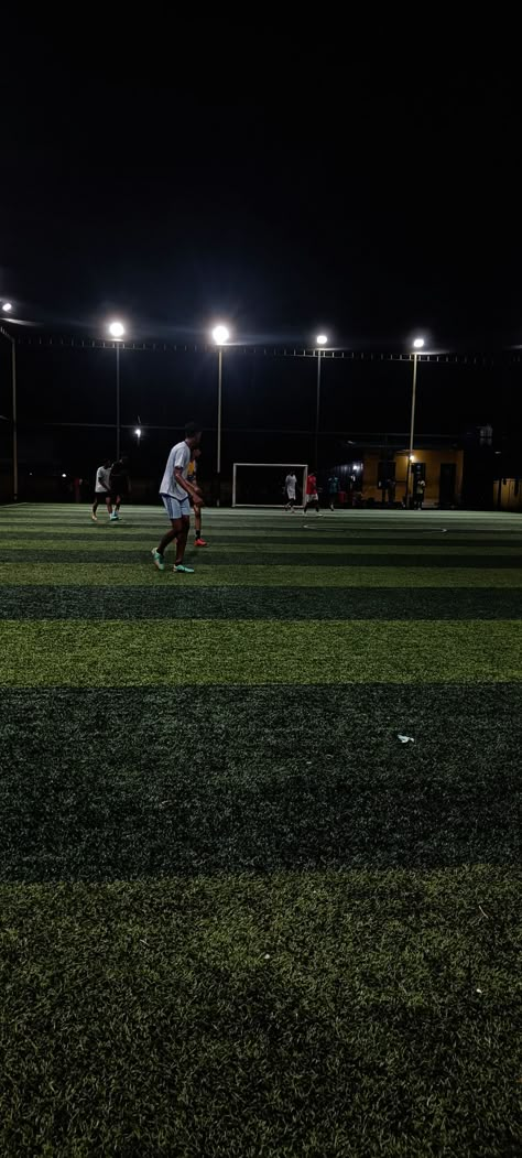 Playing Football Snapchat Stories, Football Fake Story, Night Football Snap, Football Snapchat Stories, Football Story Instagram, Aesthetic Football Pictures, Pap Futsal, Football Instagram Story, Footballer Lifestyle